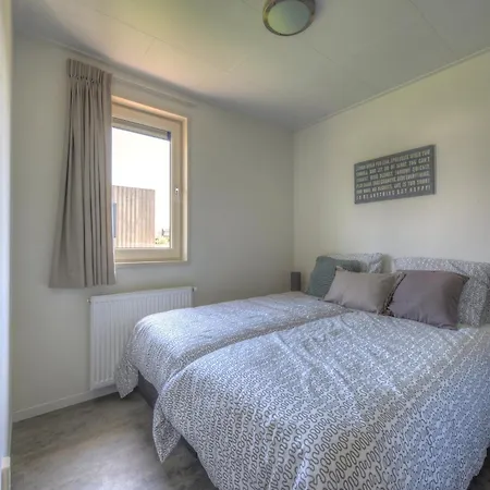 Attractive 4 5 Km From Rockanje Chalet Hellevoetsluis