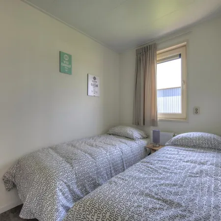 Chalet Attractive 4 5 Km From Rockanje *